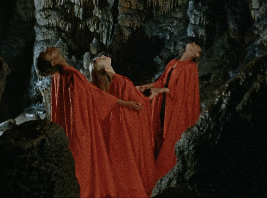 AntoinetteZwirchmayr_CurrentsAndOrders_Courtesysixpackfilm_1