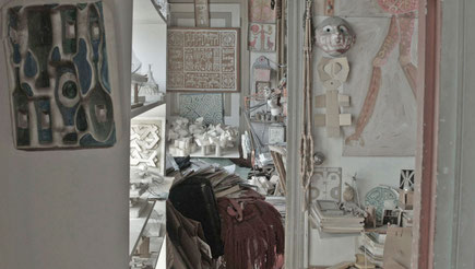 60 Elephants. Episodes of a Theory.